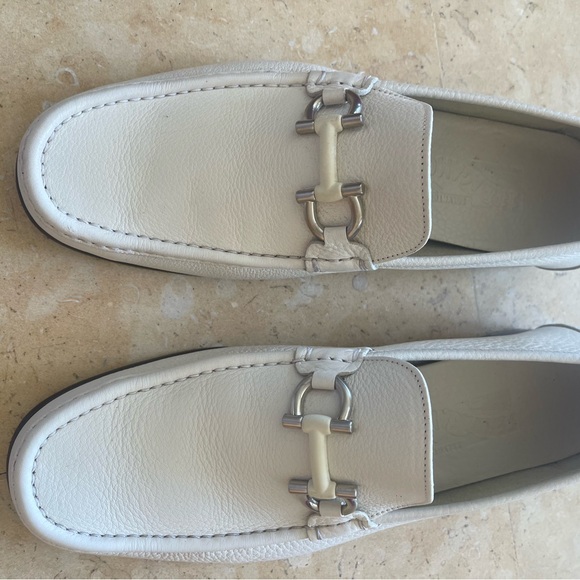 Vintage Salvatore Ferragamo white Leather Loafers - Picture 4 of 16